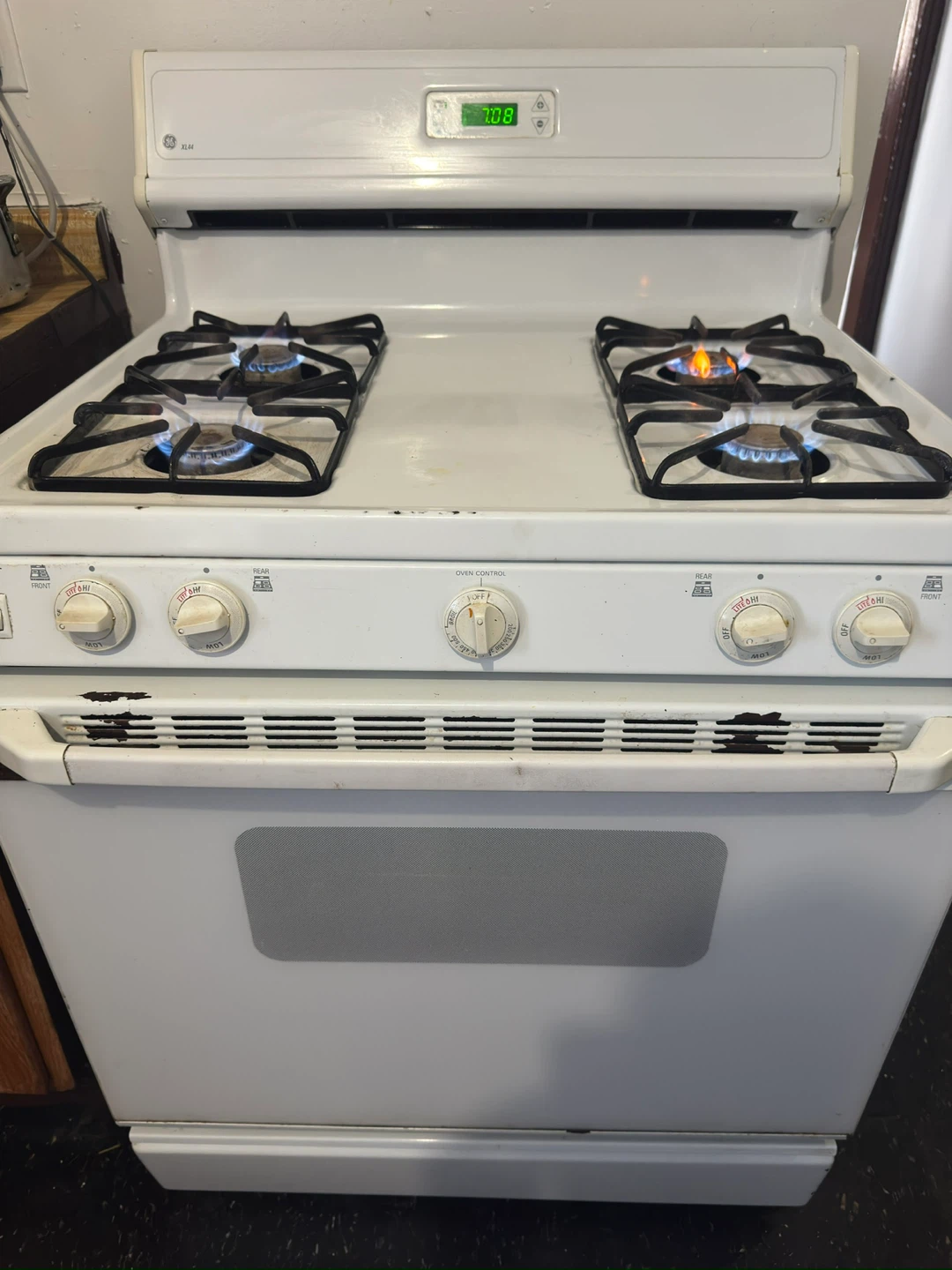 GE White Gas Range Stove Oven - photo 2