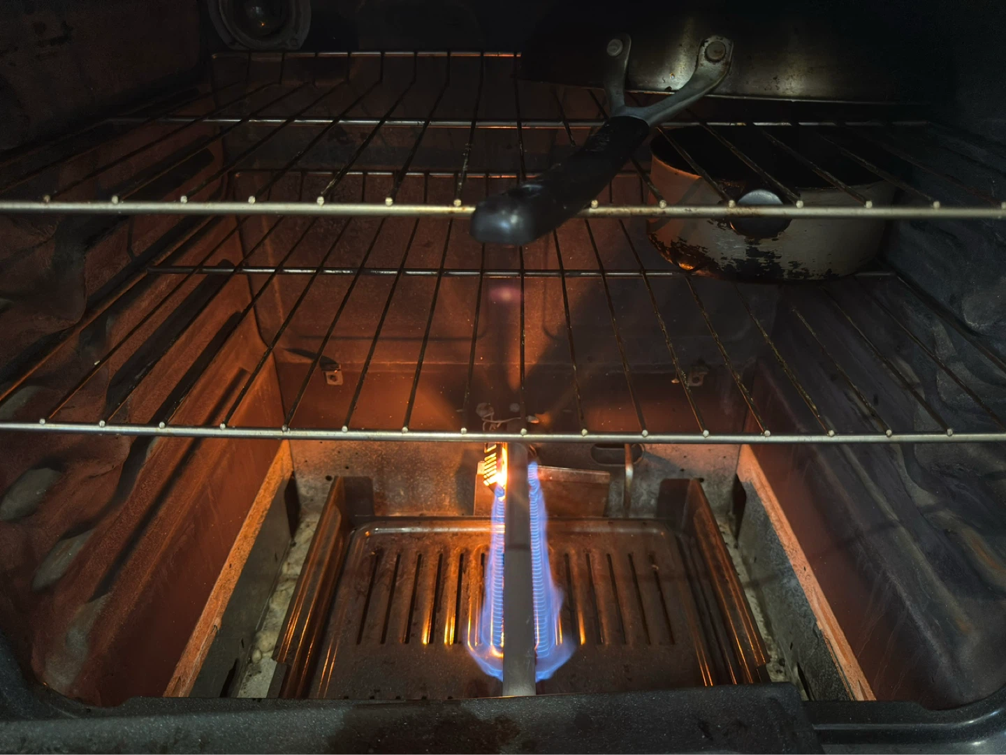 GE White Gas Range Stove Oven - photo 3