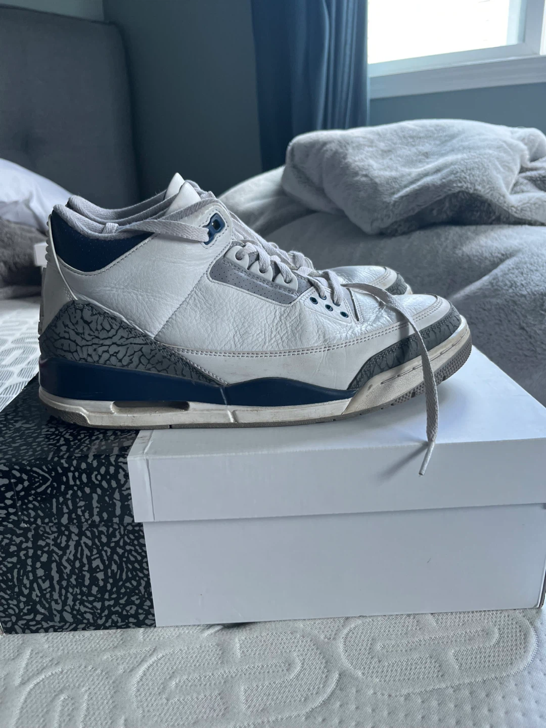 Air Jordan 3 Retro Sneakers - White/Midnight Navy - Size 10.5 - photo 4