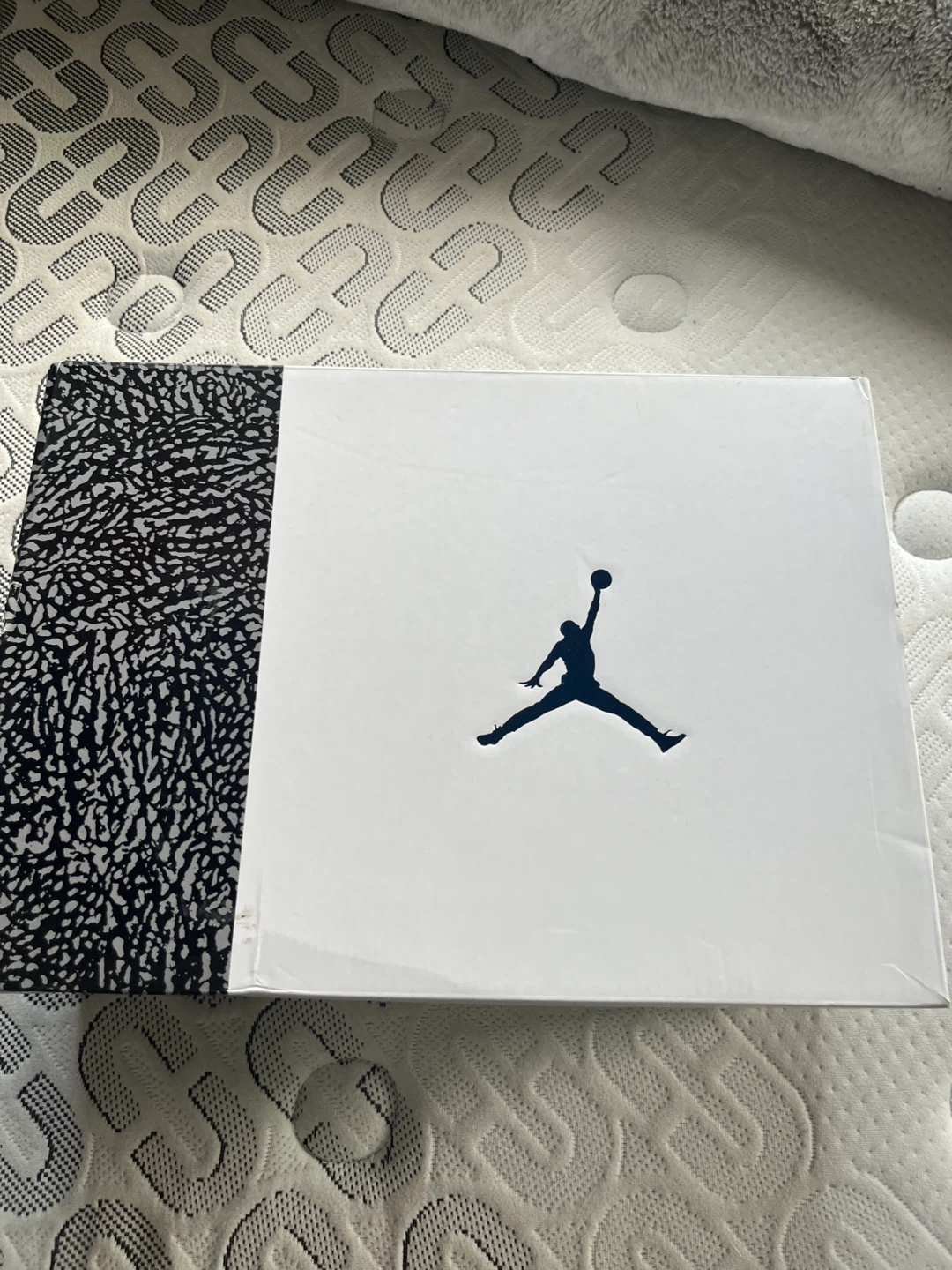 Air Jordan 3 Retro Sneakers - White/Midnight Navy - Size 10.5