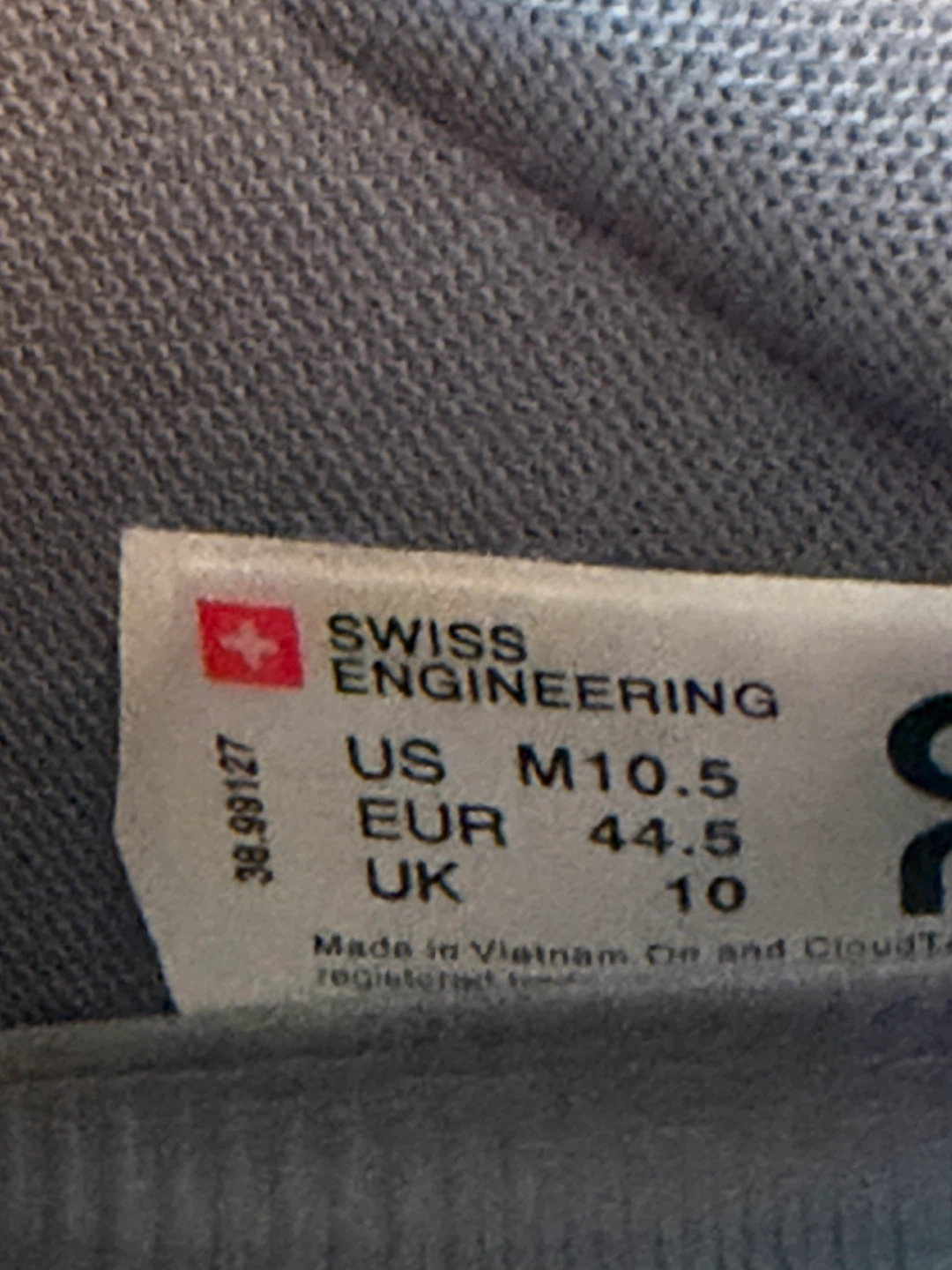 On Running Cloudventure Waterproof  Shoes Men's US 10.5 - photo 3