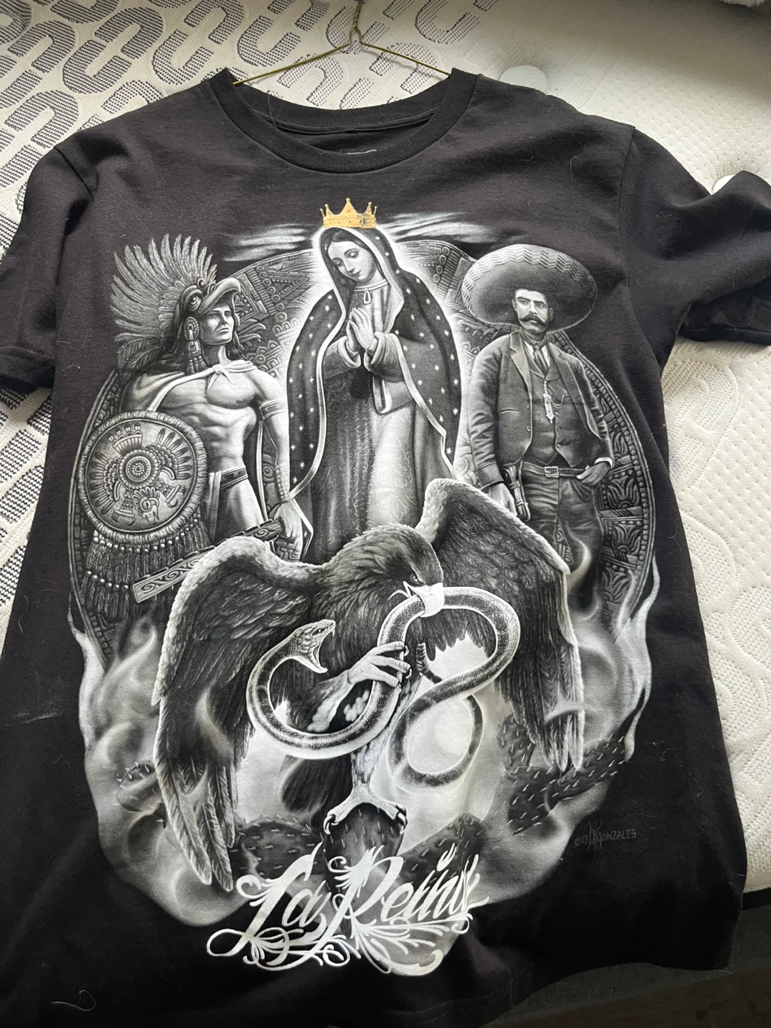 DGATees Black Graphic T-Shirt Size Medium