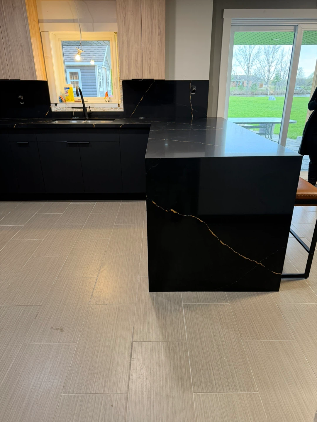 Black Quartz Countertop with Gold Veining - photo 5