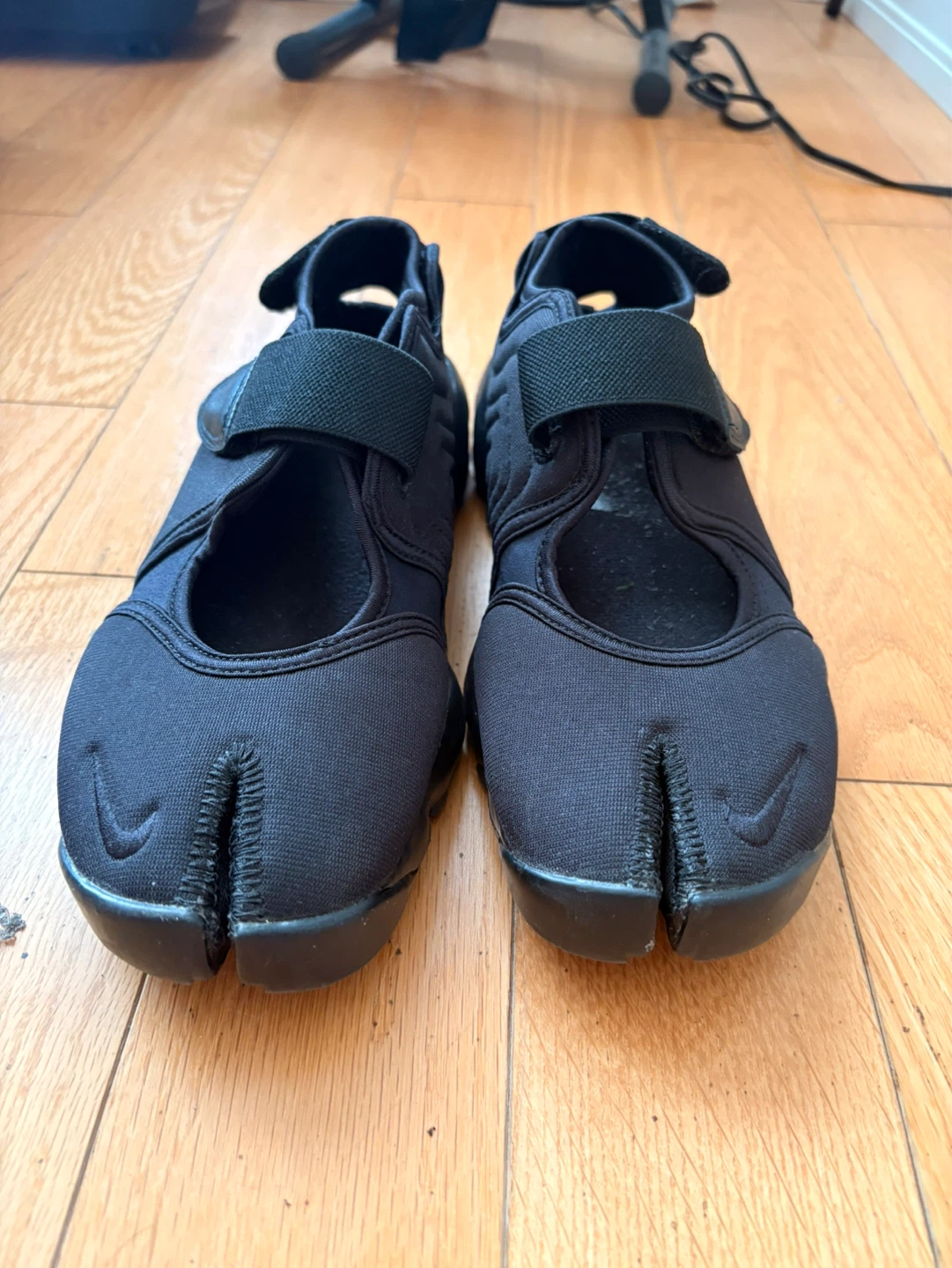 Nike Air Rift Split Toe Sandals - photo 4