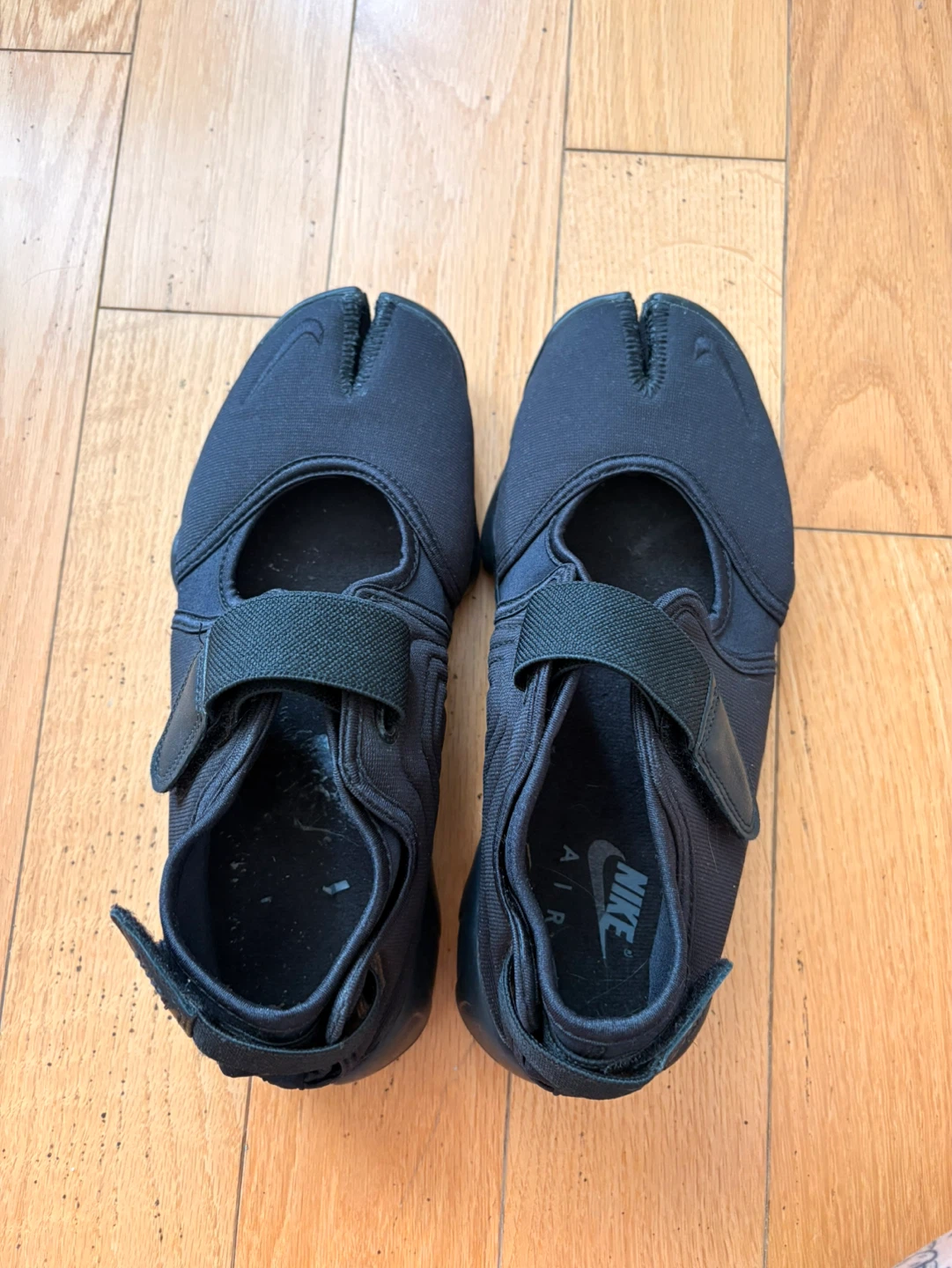 Nike Air Rift Split Toe Sandals