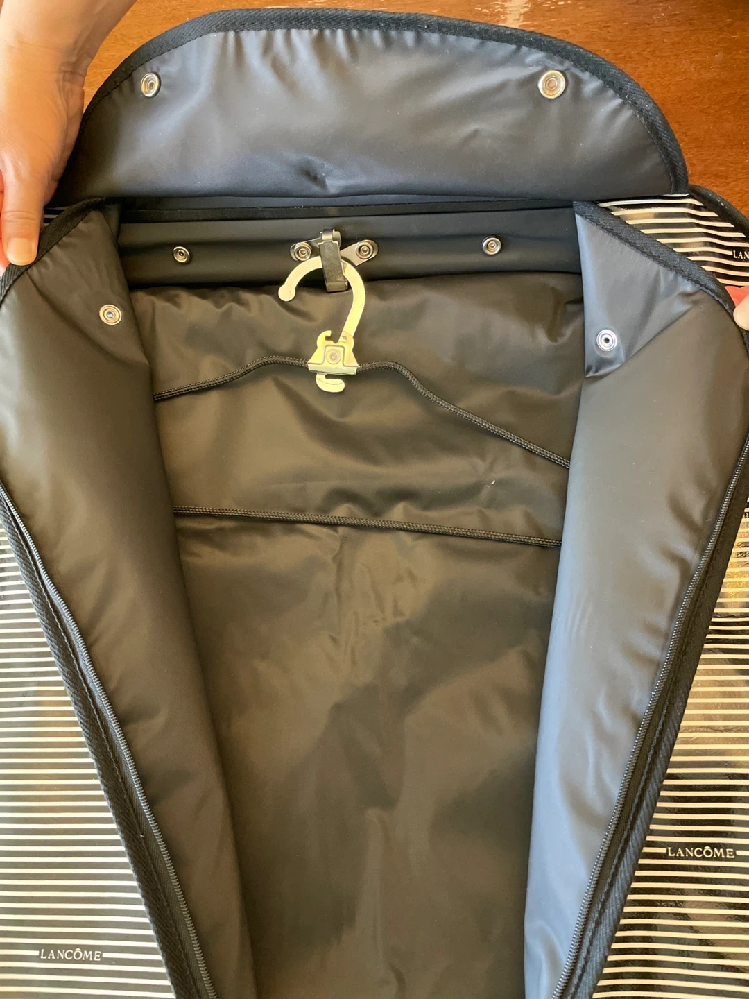 Lancôme Garment Bag - photo 4