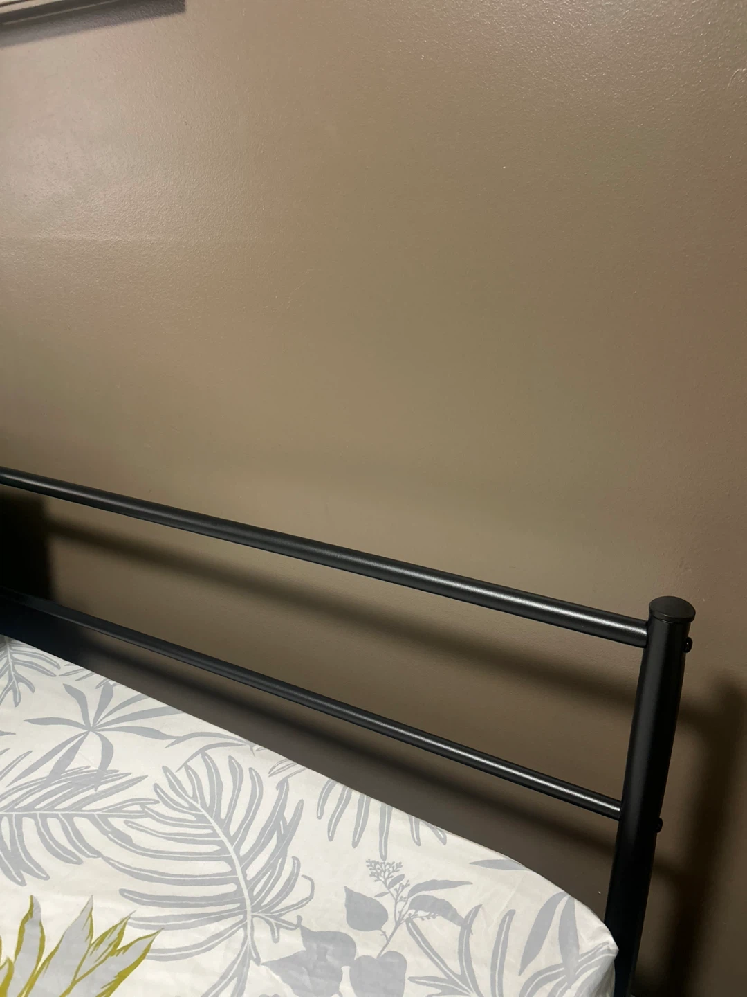 King Size Metal Bed Frame - photo 2