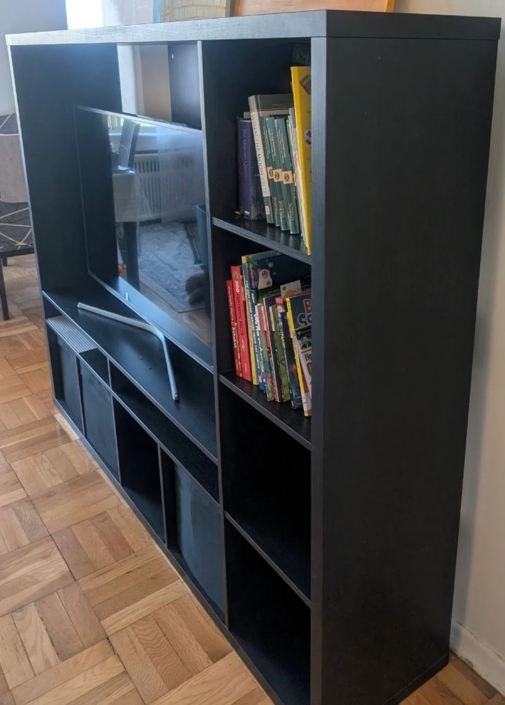 Tv stand with Samsung smart tv - photo 4