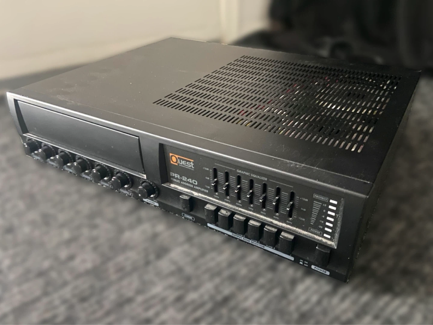 Quest PR-240 Graphic Equalizer Power Amplifier