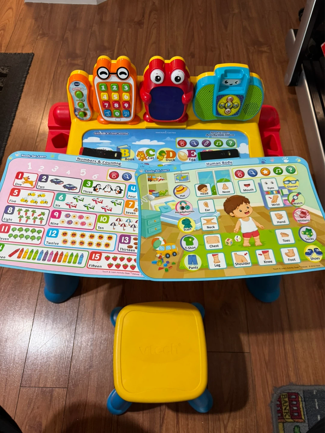 VTech Touch & Learn Activity Desk Deluxe with Chair - photo 4