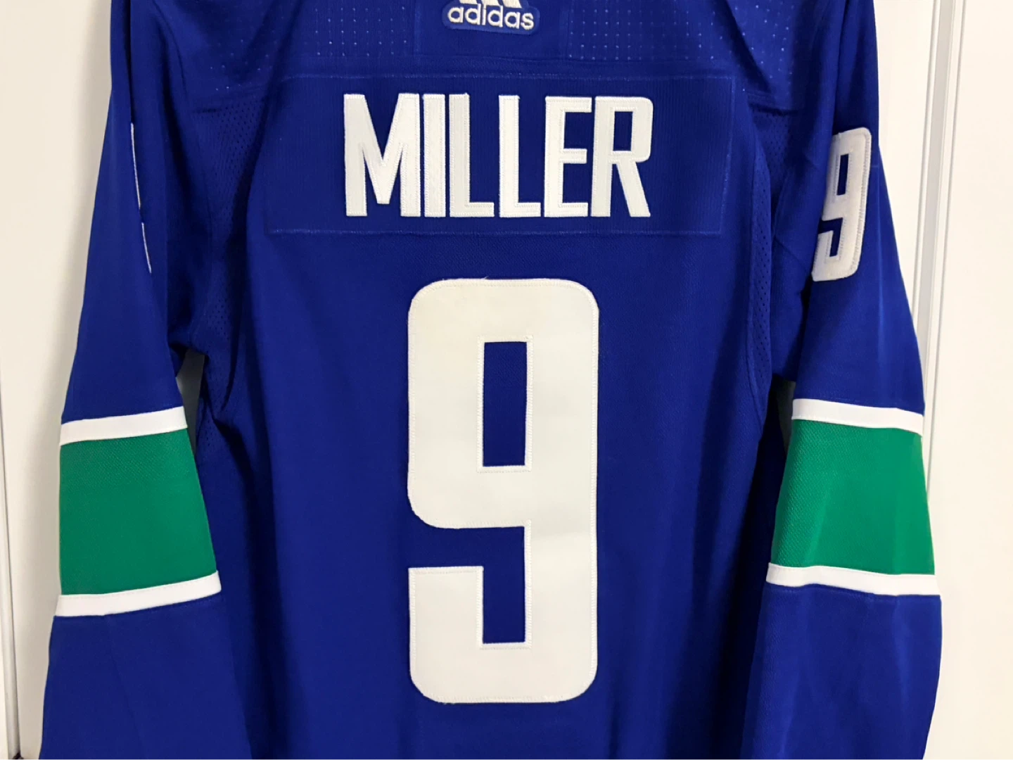 Authentic Adidas Vancouver Canucks J.T. Miller Jersey Size 44 XS - photo 2