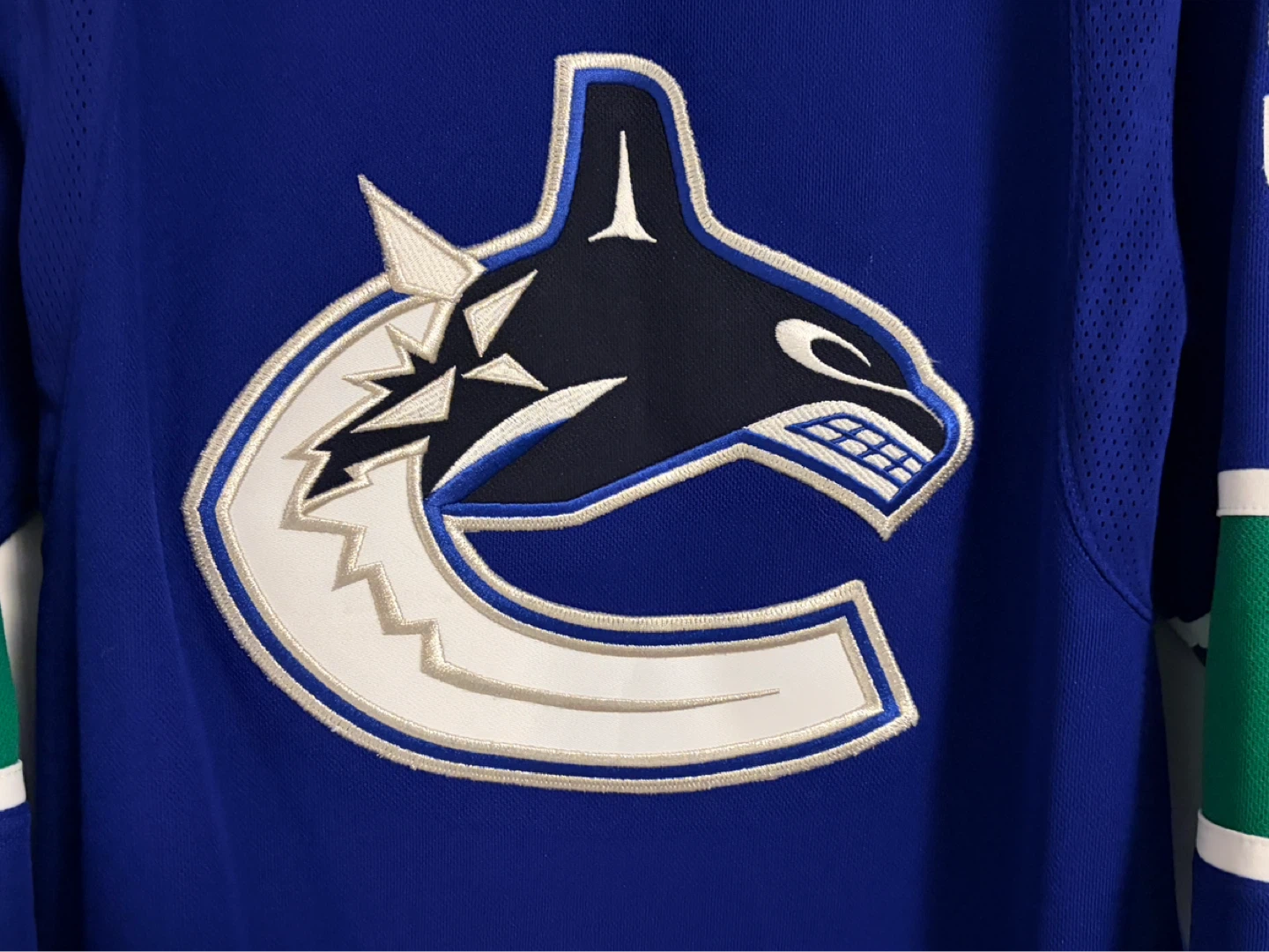 Authentic Adidas Vancouver Canucks J.T. Miller Jersey Size 44 XS - photo 5