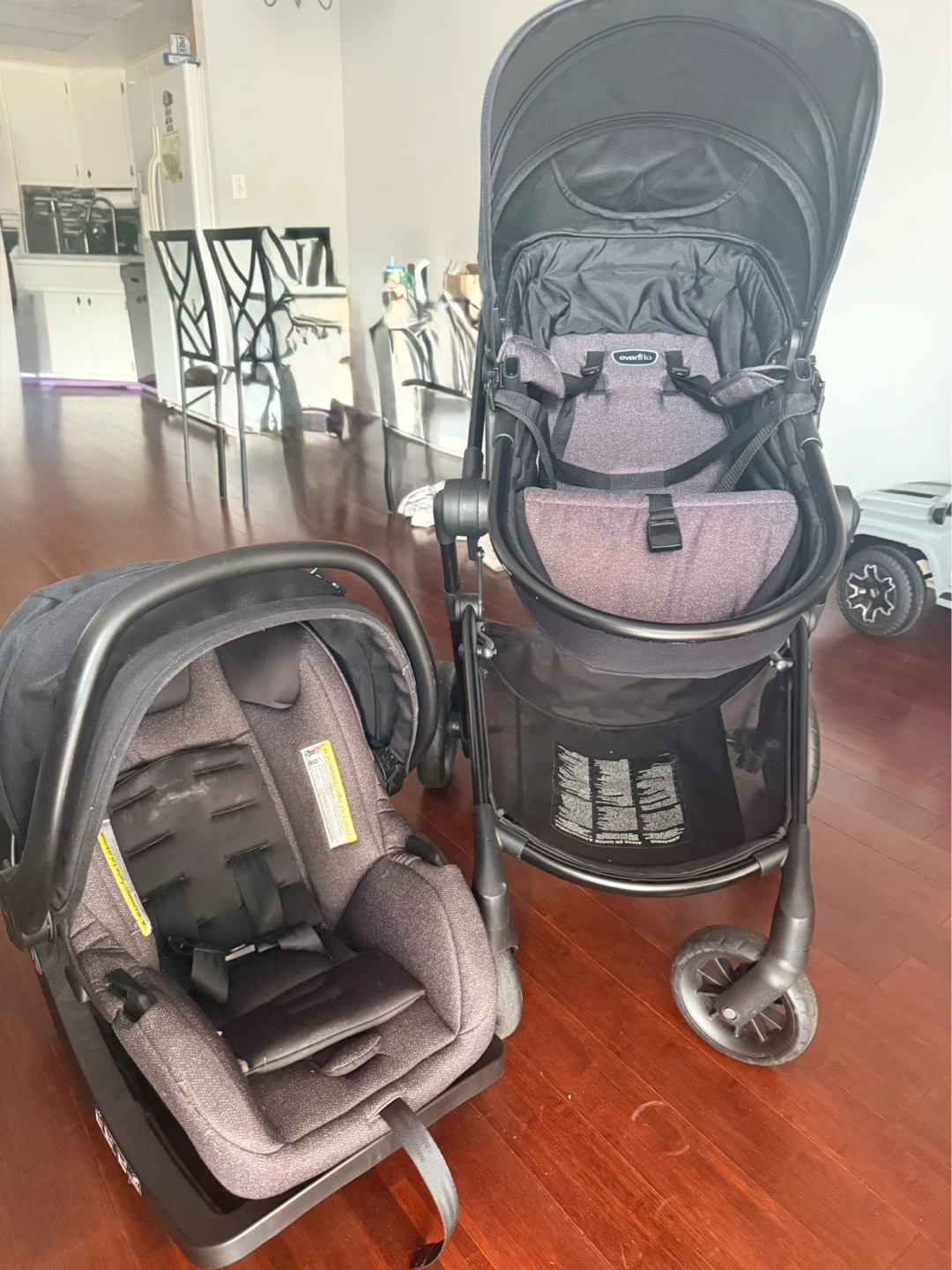 Evenflo Stroller and Car Seat Combo - photo 2