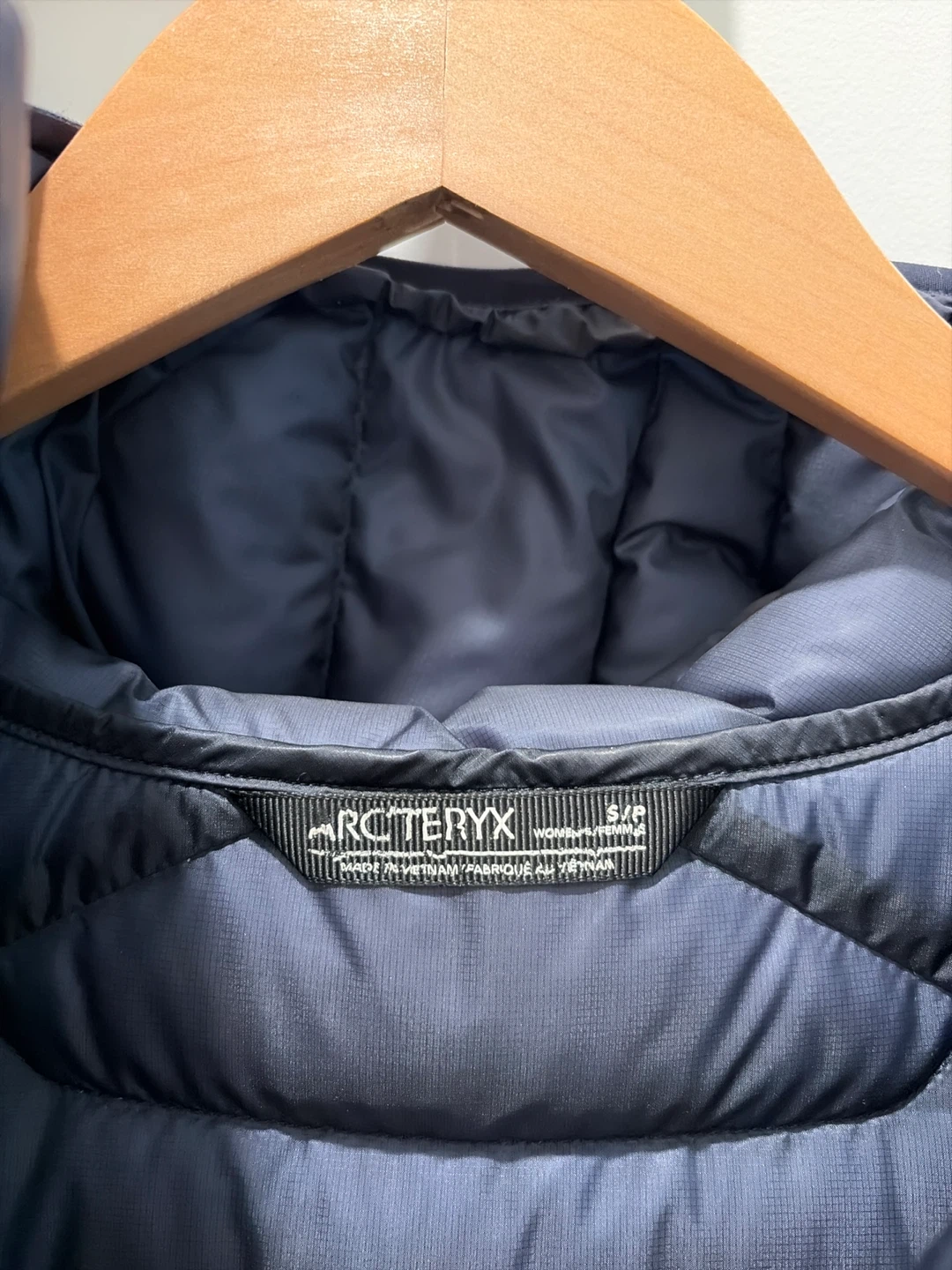 Arc'teryx Puffer Jacket small - photo 2