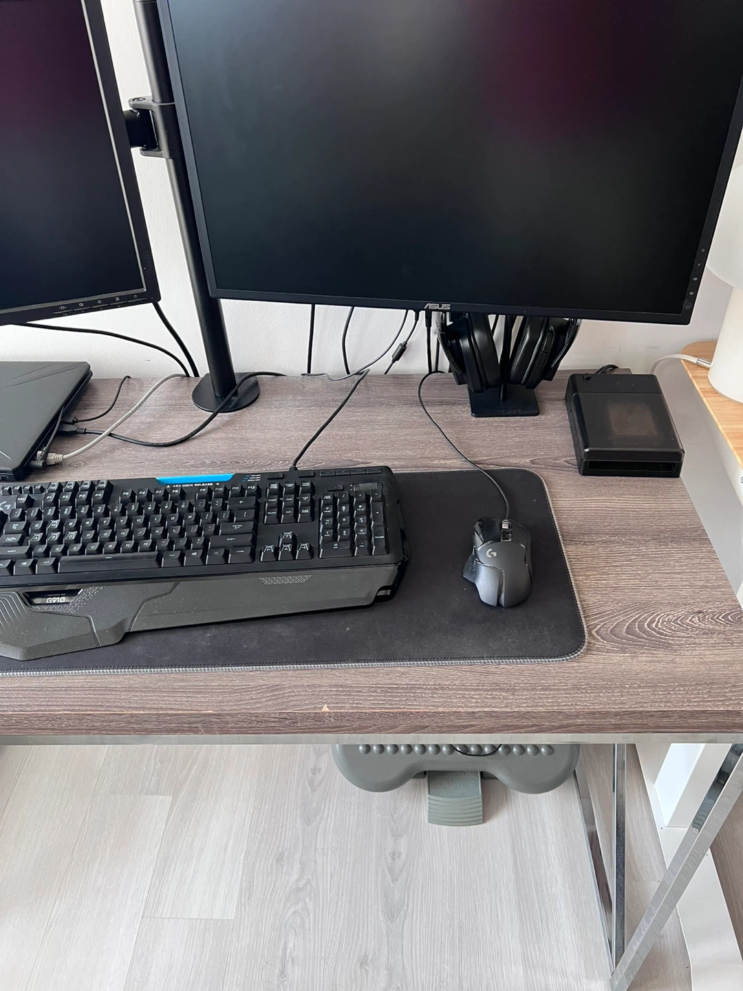 Rustic Wood Grain Desk - photo 4