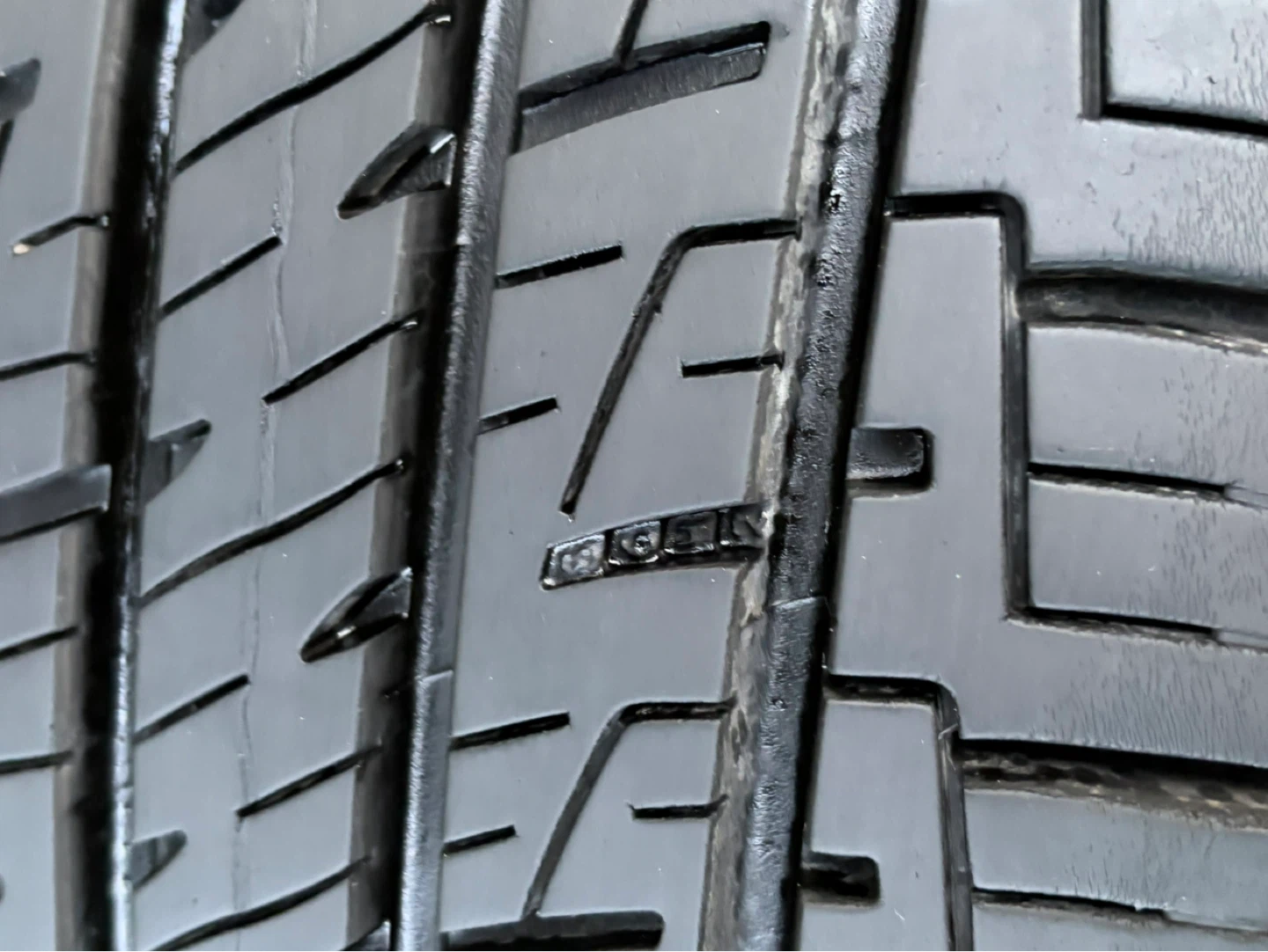 Goodyear Assurance Tire 225/55R19 - photo 5