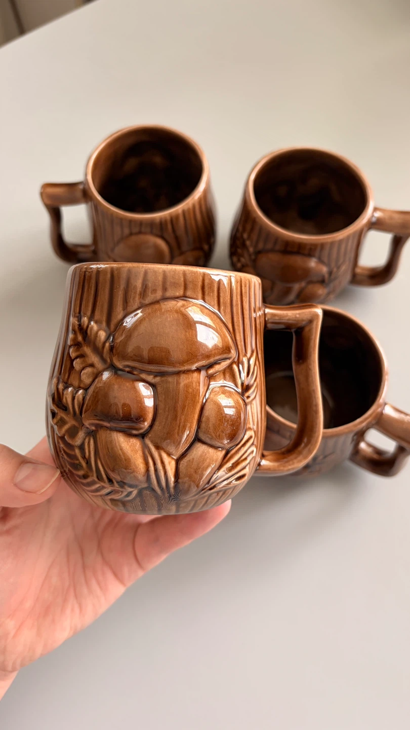 Set of 4 handmade vintage style Mushroom Ceramic Mugs - photo 2