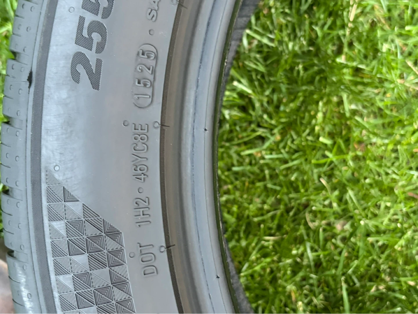 Kumho Crugen HP71 All Season Tire 255/45R20 105V - photo 3