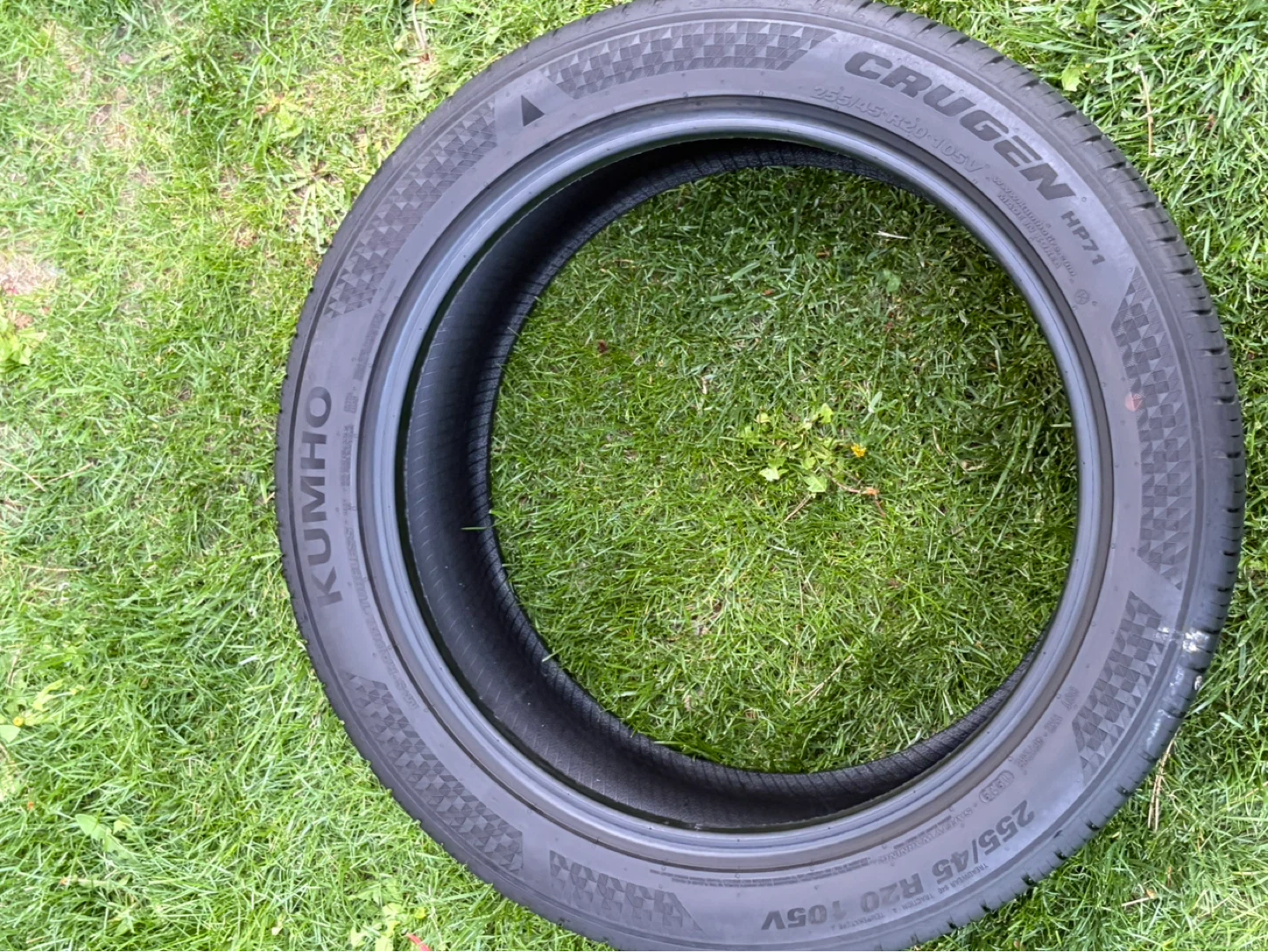 Kumho Crugen HP71 All Season Tire 255/45R20 105V