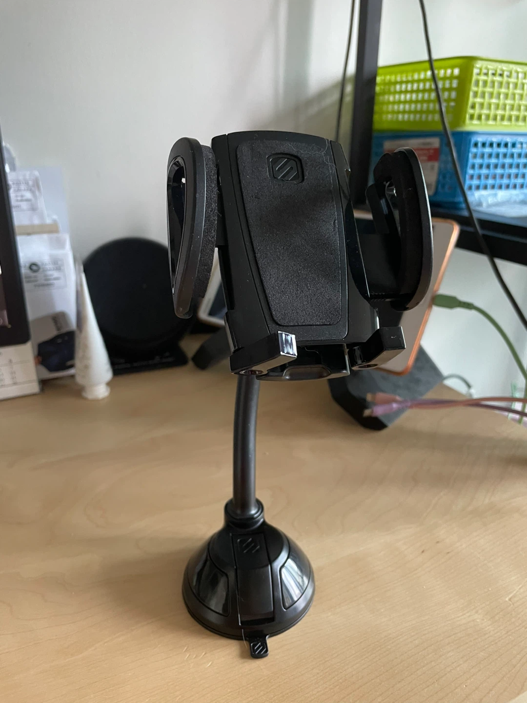 Black Gooseneck Car Phone Mount