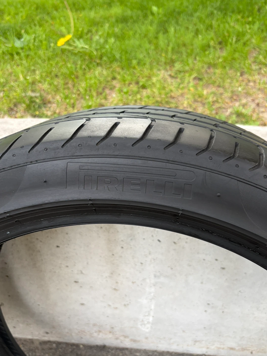 Pirelli P ZERO PZ4-Sport Tires 255/40R21 - photo 2