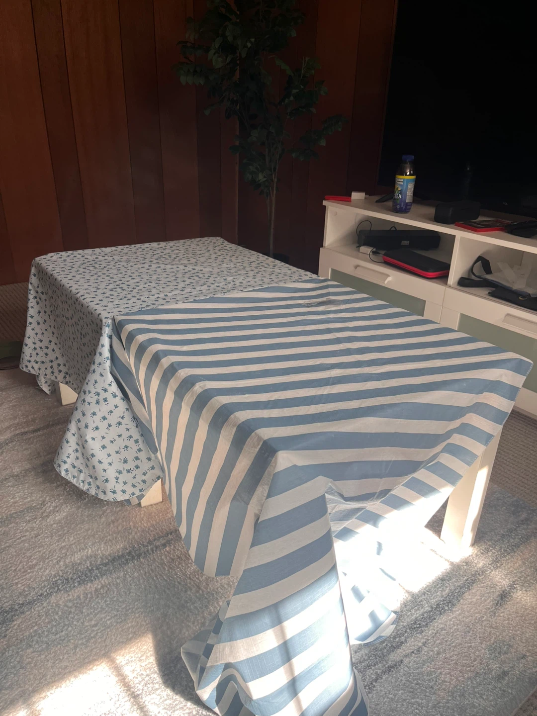 IKEAE White side Table