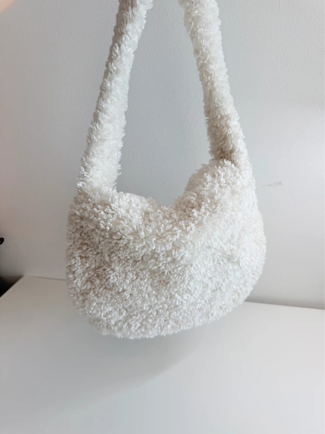 White Teddy Fleece Shoulder Bag - photo 2