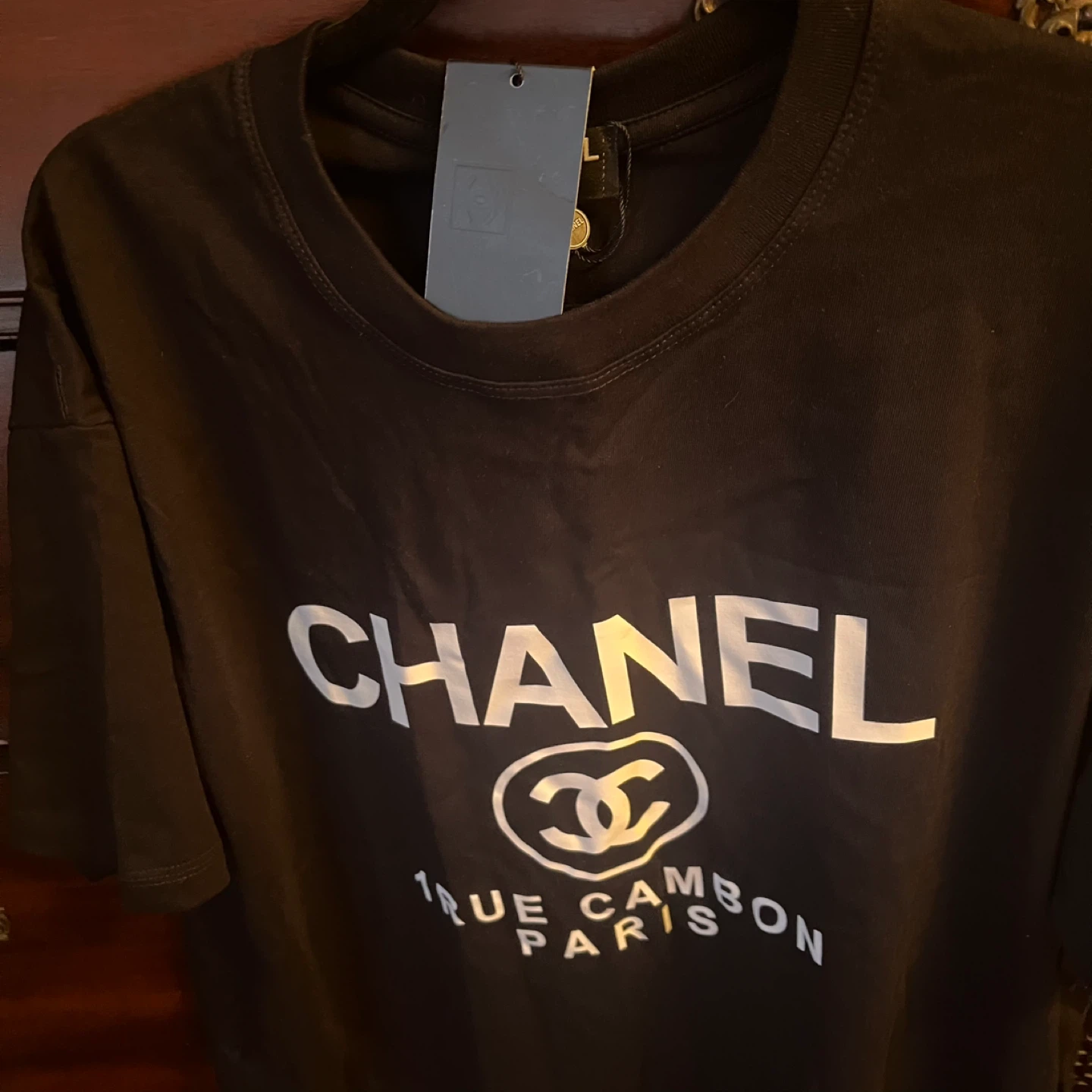 CHANEL style  1 Rue Cambon Paris T-Shirt, - photo 2