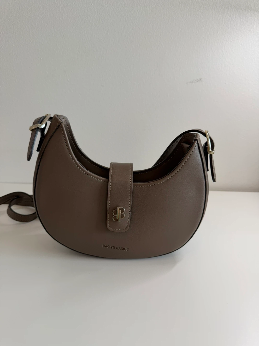 BAG TO BASICS Shoulder Bag - Taupe Faux Leather
