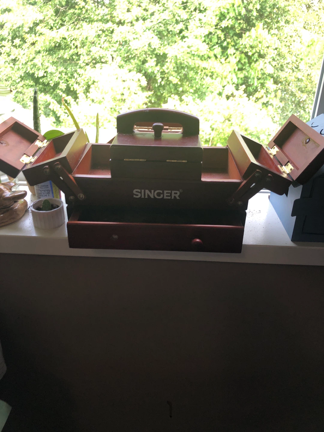 SINGER Wooden Sewing Box Organizer - photo 3