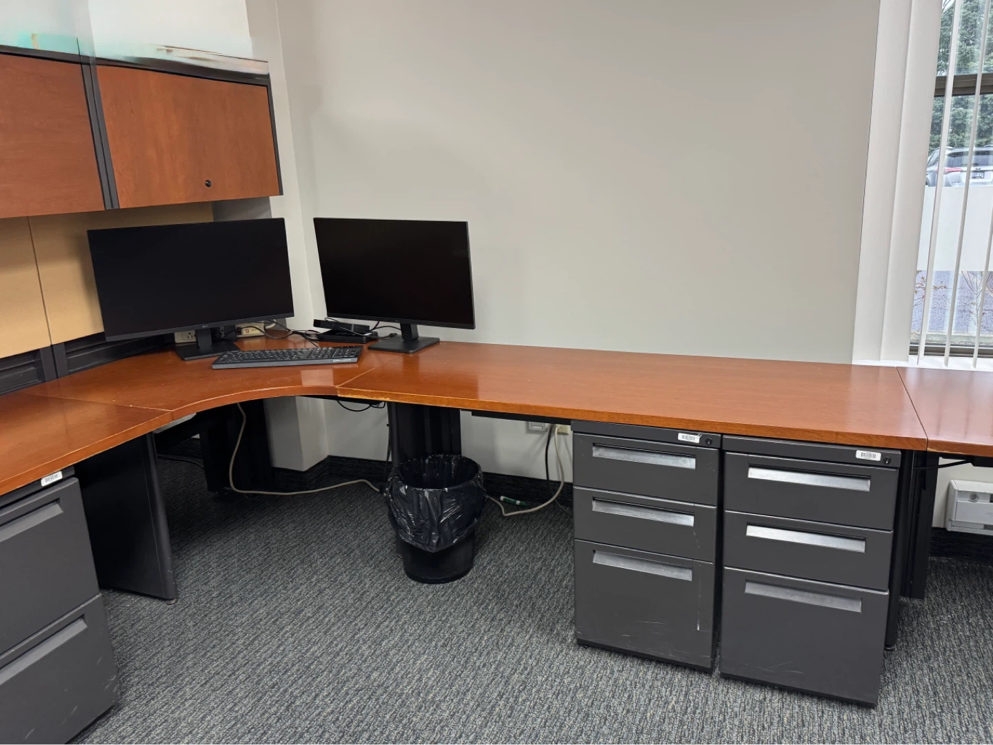 Office Furniture - photo 2