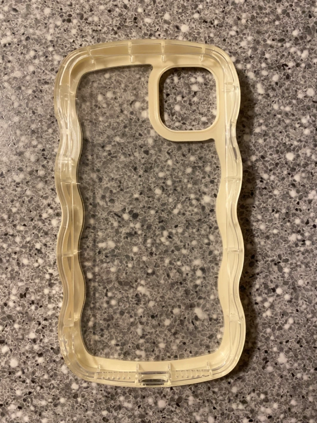 Clear wavy edge iphone case