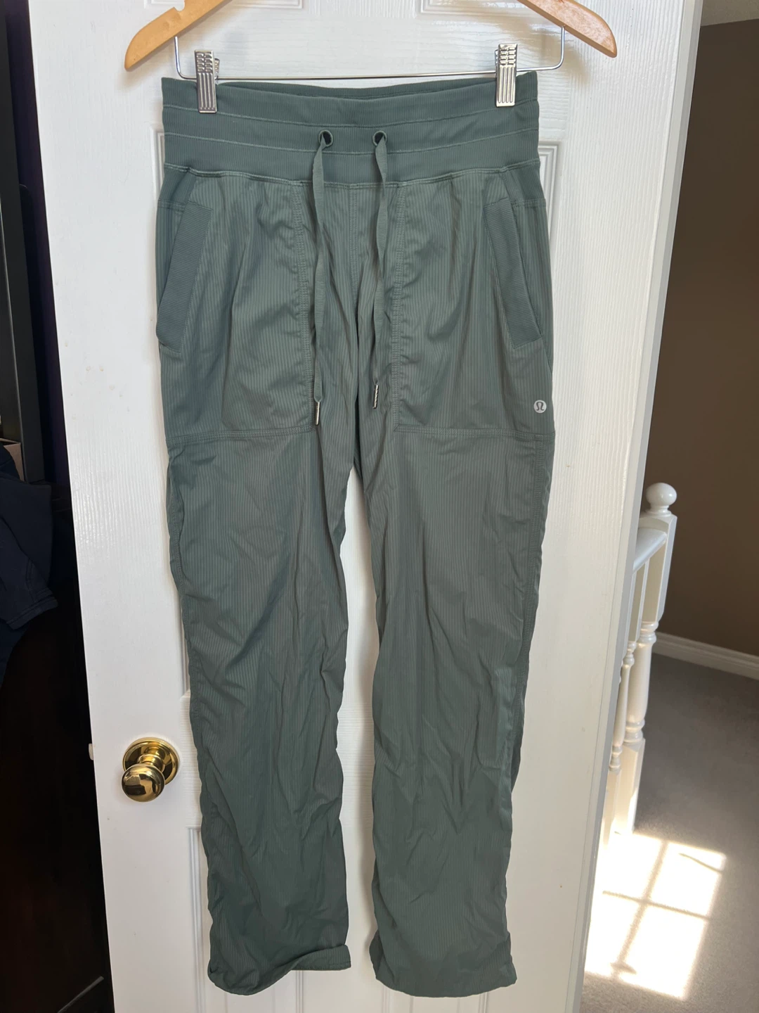 Size 4 lulu dance studio pants
