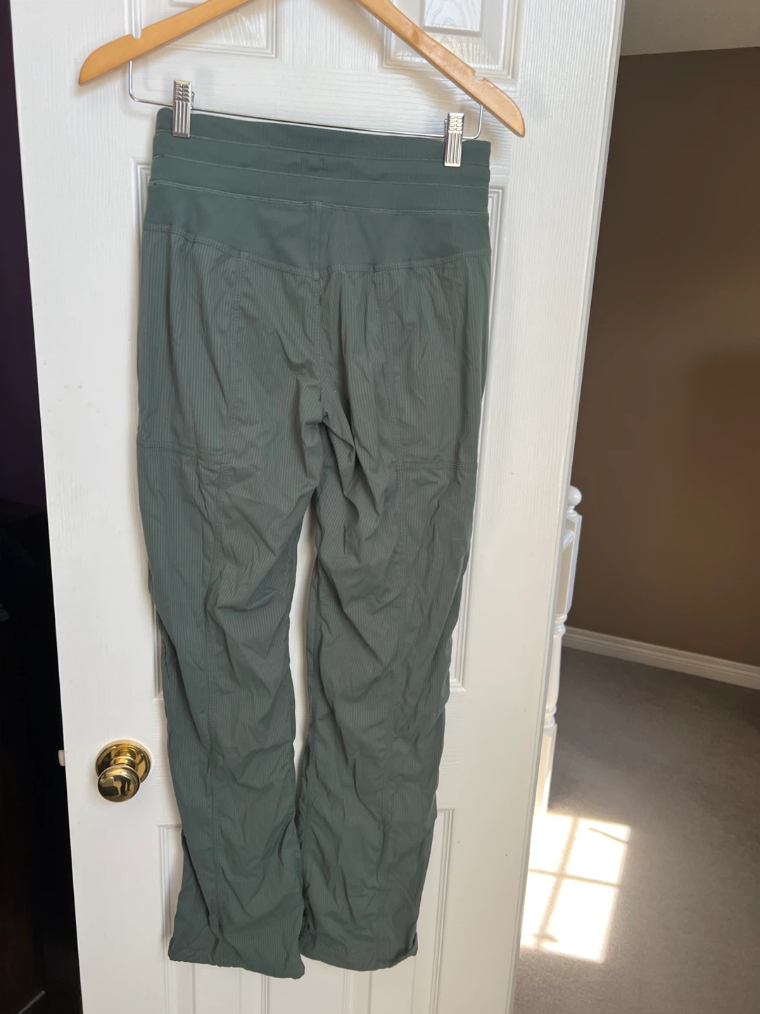 Size 4 lulu dance studio pants - photo 2