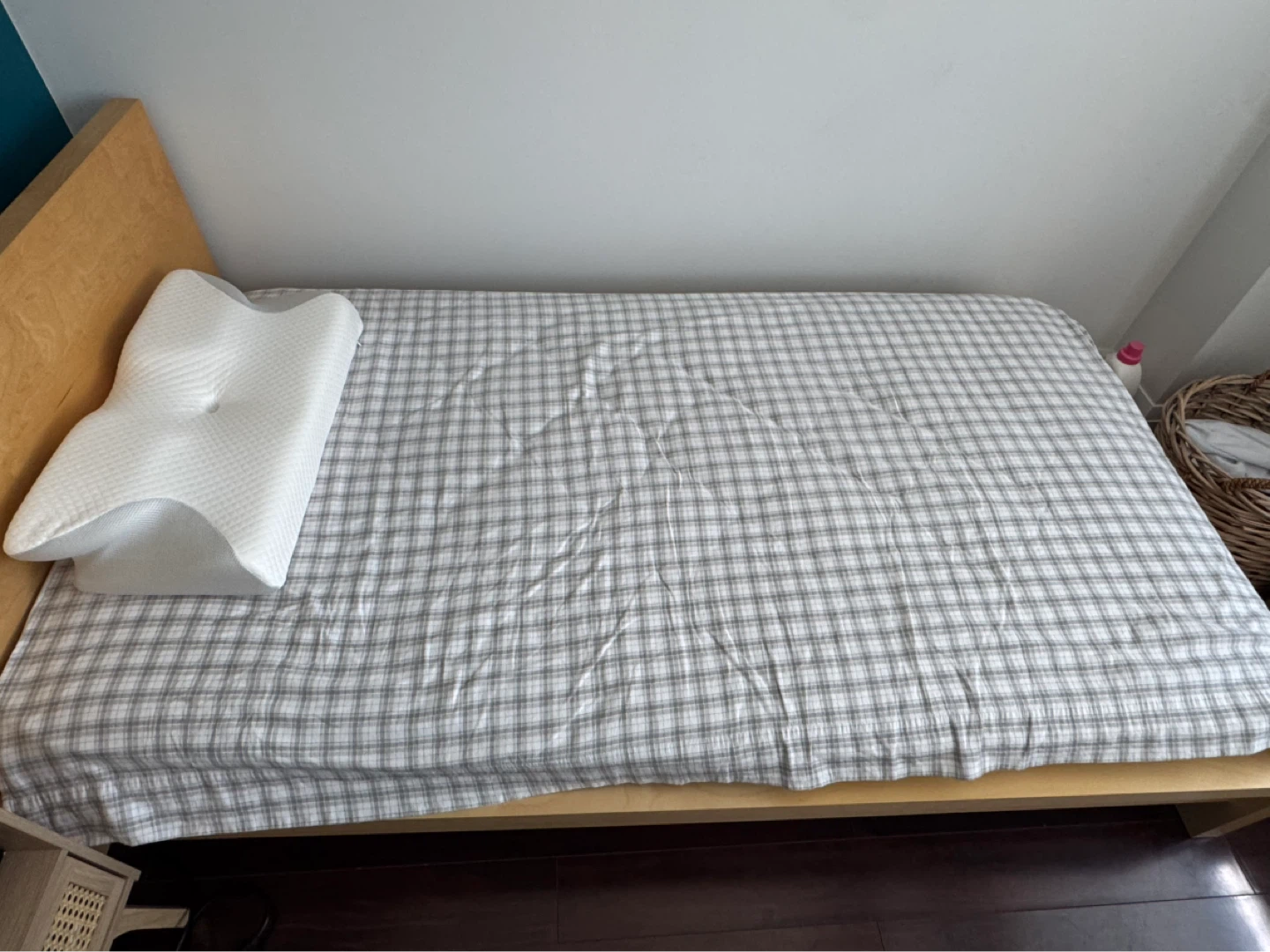 Bed Sheet set - Queen Size ( folded to show on single bed)