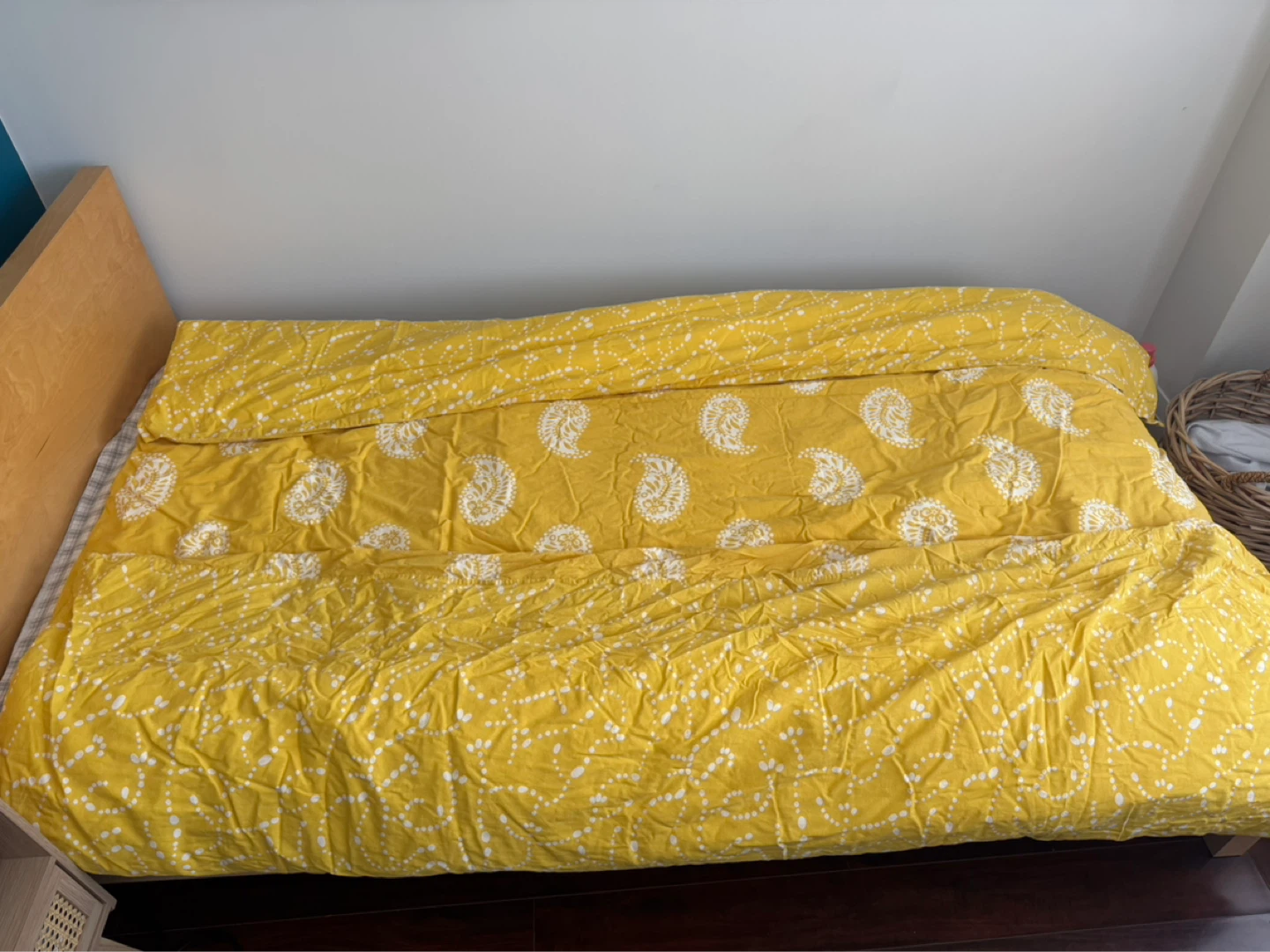 Double size QE home Duvet with cover (show on singe bed)
