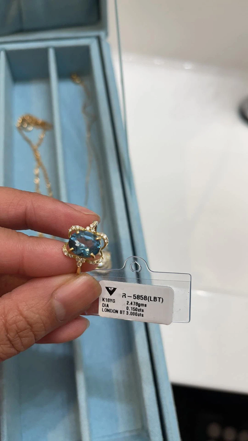 18K Yellow Gold London Blue Topaz & Diamond Ring - photo 3