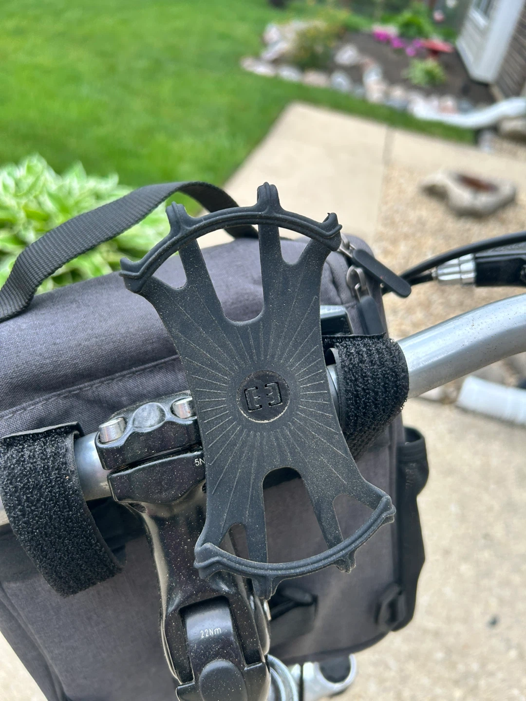 Schwinn Third Avenue Women's Hybrid Bike - photo 3