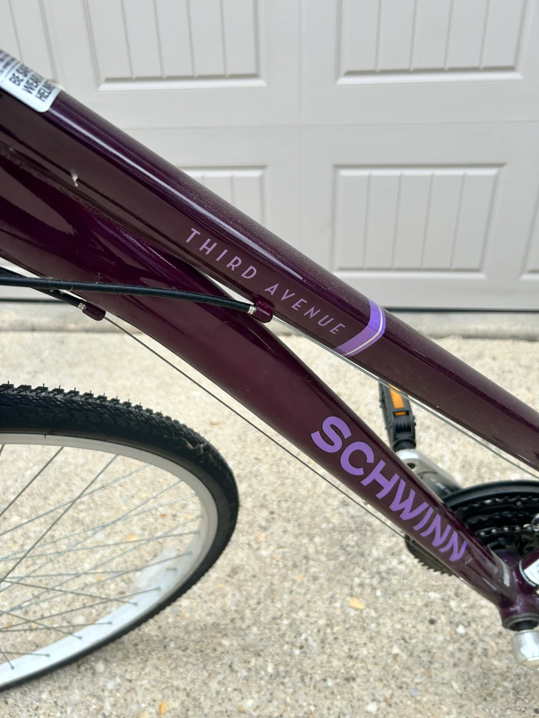 Schwinn Third Avenue Women's Hybrid Bike - photo 4
