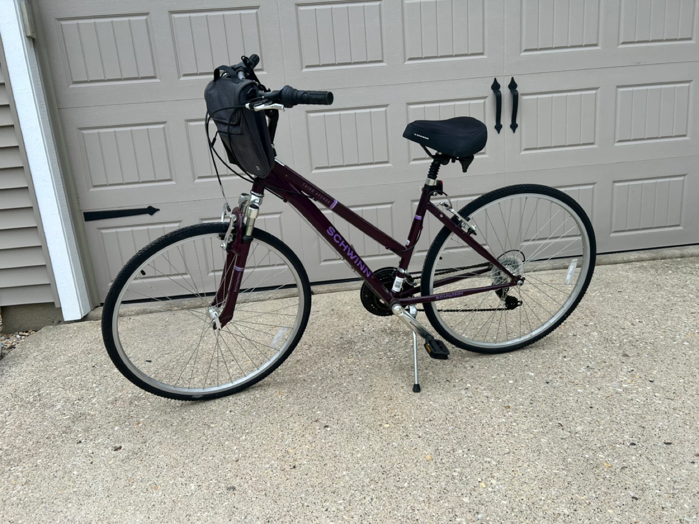 Schwinn Third Avenue Women's Hybrid Bike