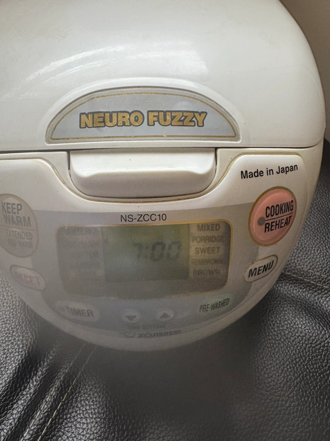 Zojirushi Neuro Fuzzy Rice Cooker NS-ZCC10 - photo 3