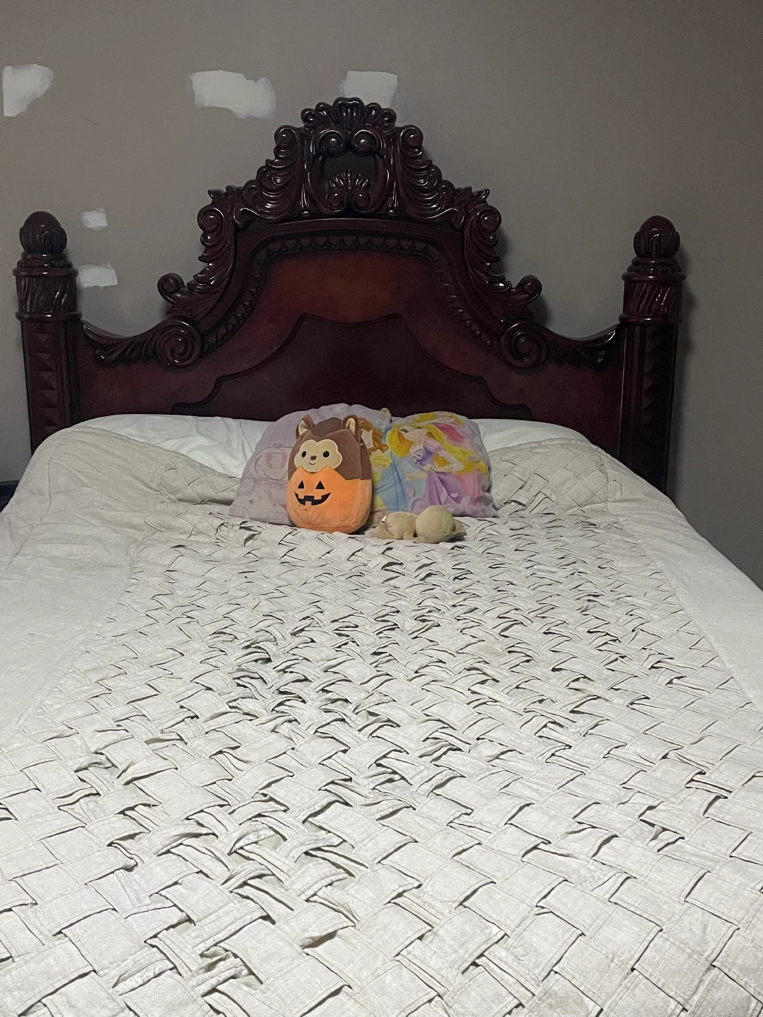 Ornate Dark Wood Queen Size Bed Frame NO MATTRESS