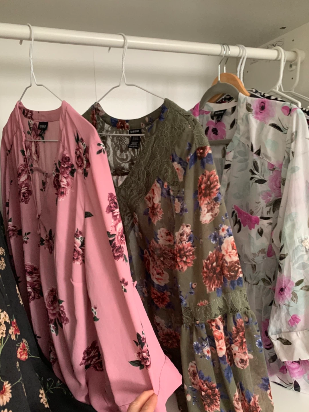 18 items of Women's XL size tops - photo 5