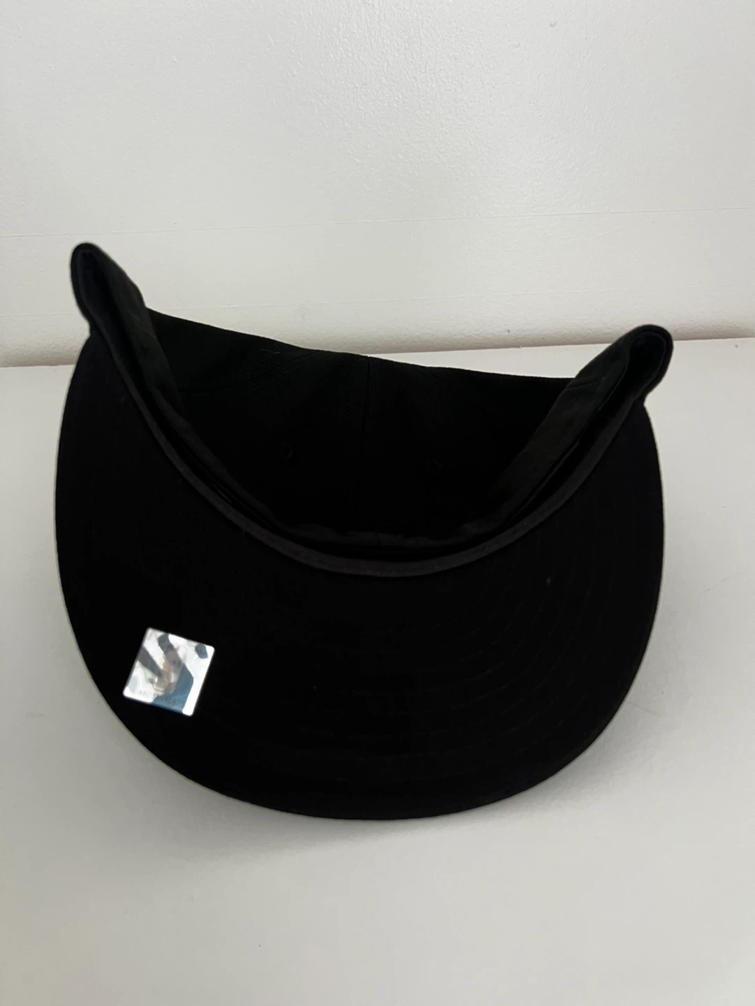New Era Miami Heat 59FIFTY Fitted Cap Size 7 1/4 - photo 2