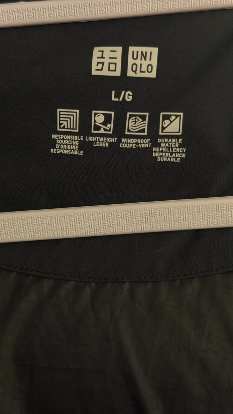 UNI QLO Black Puffer Coat - Size L/G - photo 2