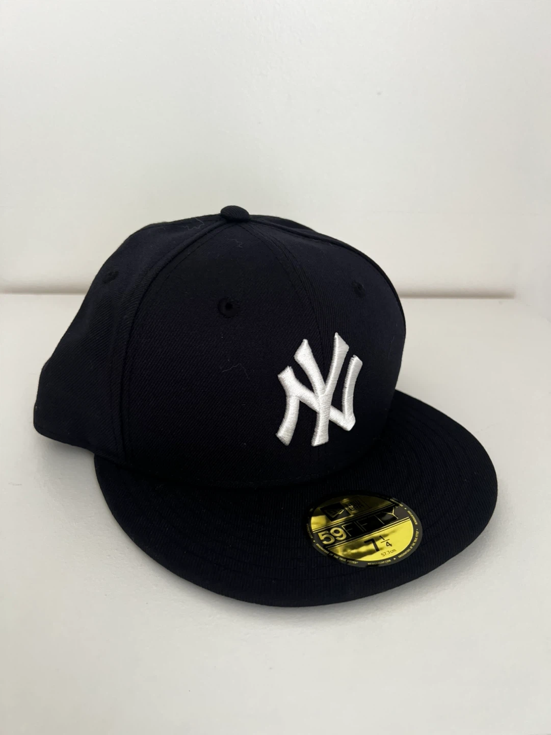 New Era New York Yankees 59FIFTY Fitted Hat Size 7 1/4 Black - photo 5