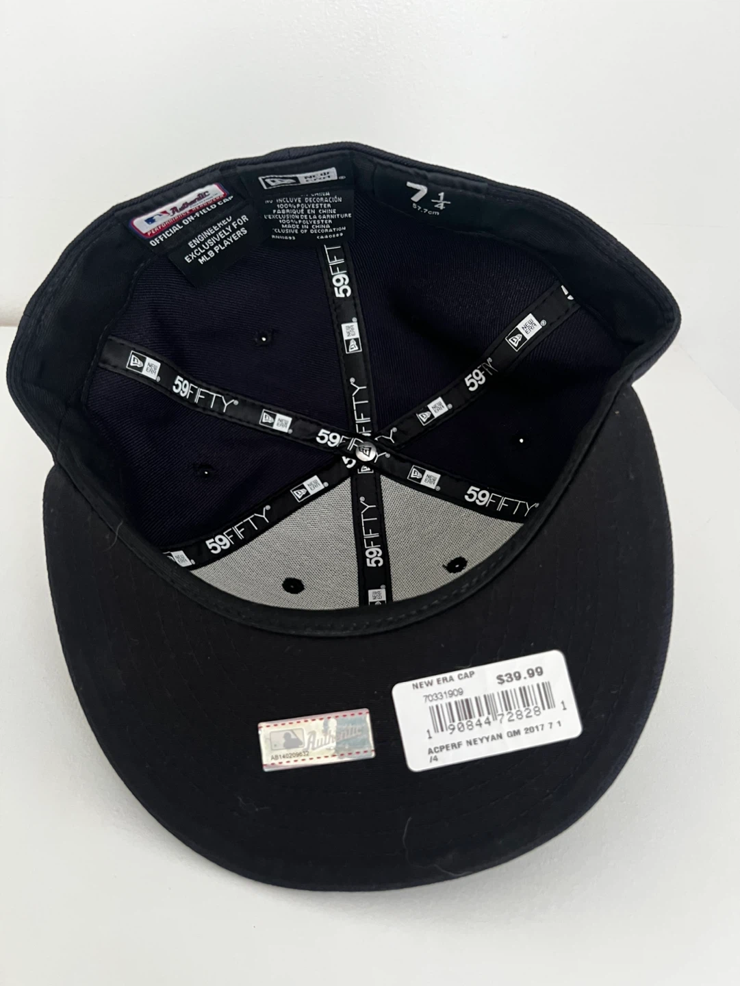 New Era New York Yankees 59FIFTY Fitted Hat Size 7 1/4 Black - photo 3