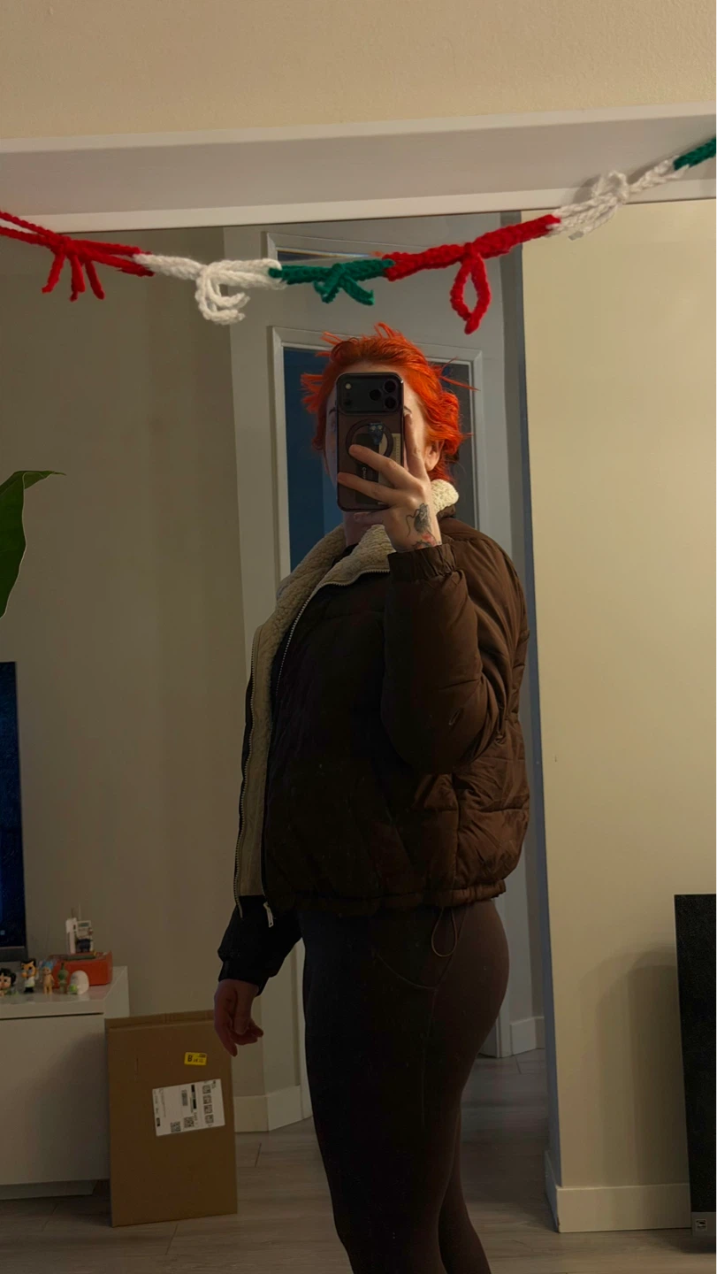 Hollister Puffer Jacket - Women's Size Medium - photo 3