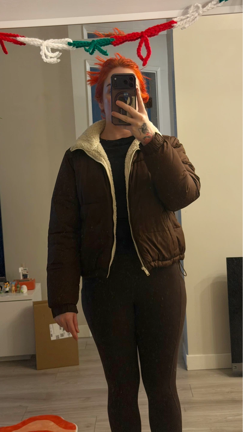 Hollister Puffer Jacket - Women's Size Medium - photo 2