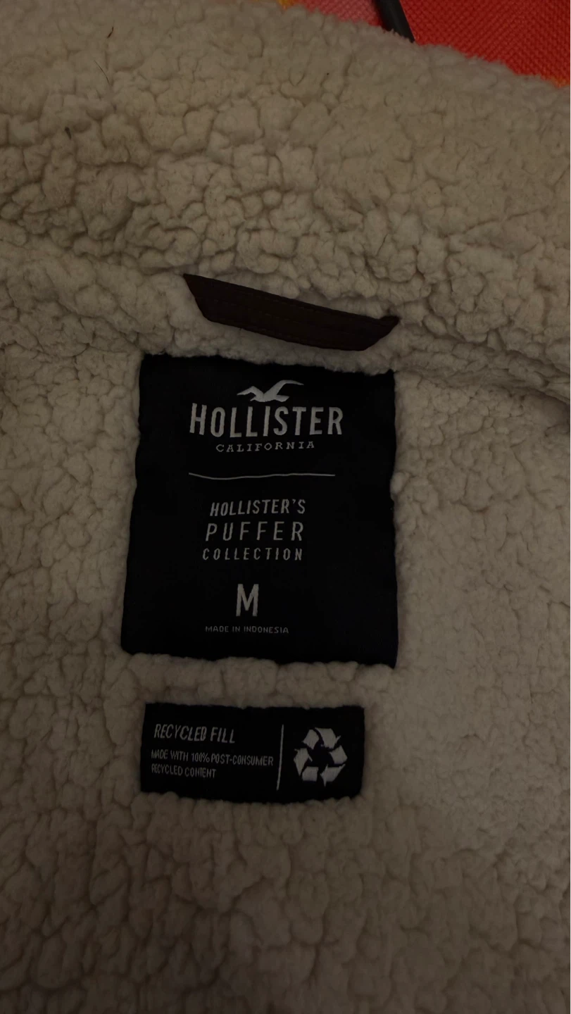 Hollister Puffer Jacket - Women's Size Medium